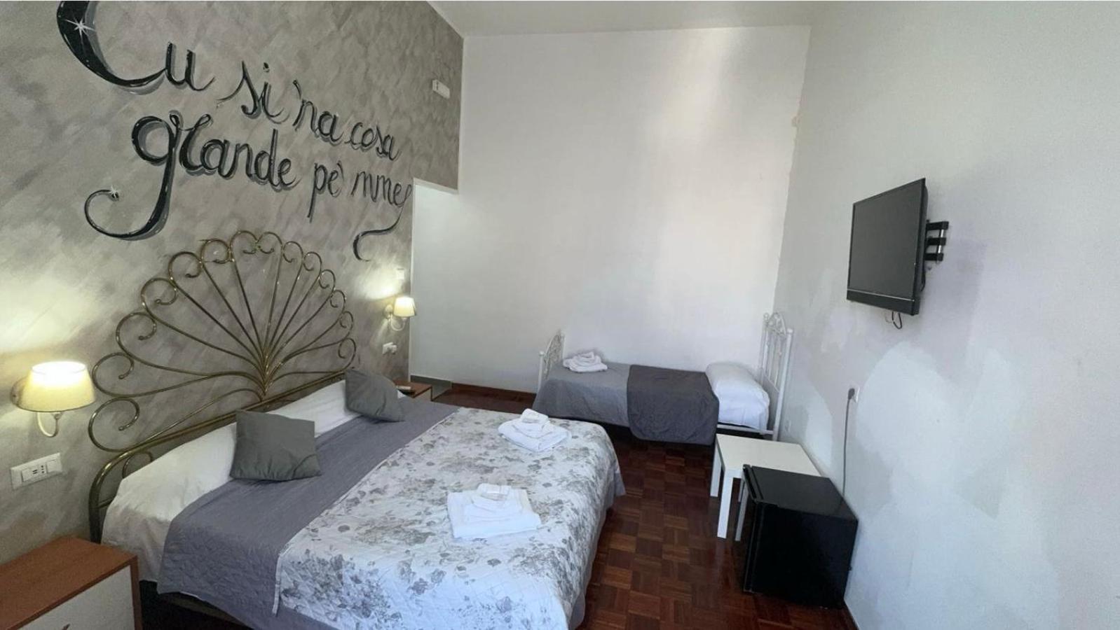 B&B House Bamba Luxury Napoli Esterno foto
